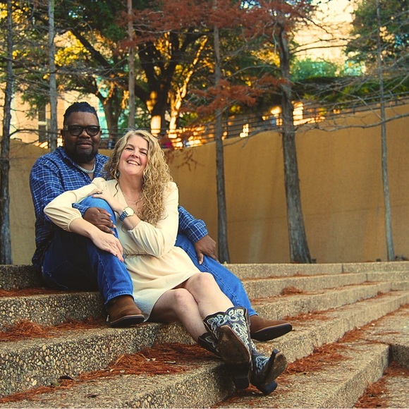 Meet your Posher, Leslie - Picture 1 of 2